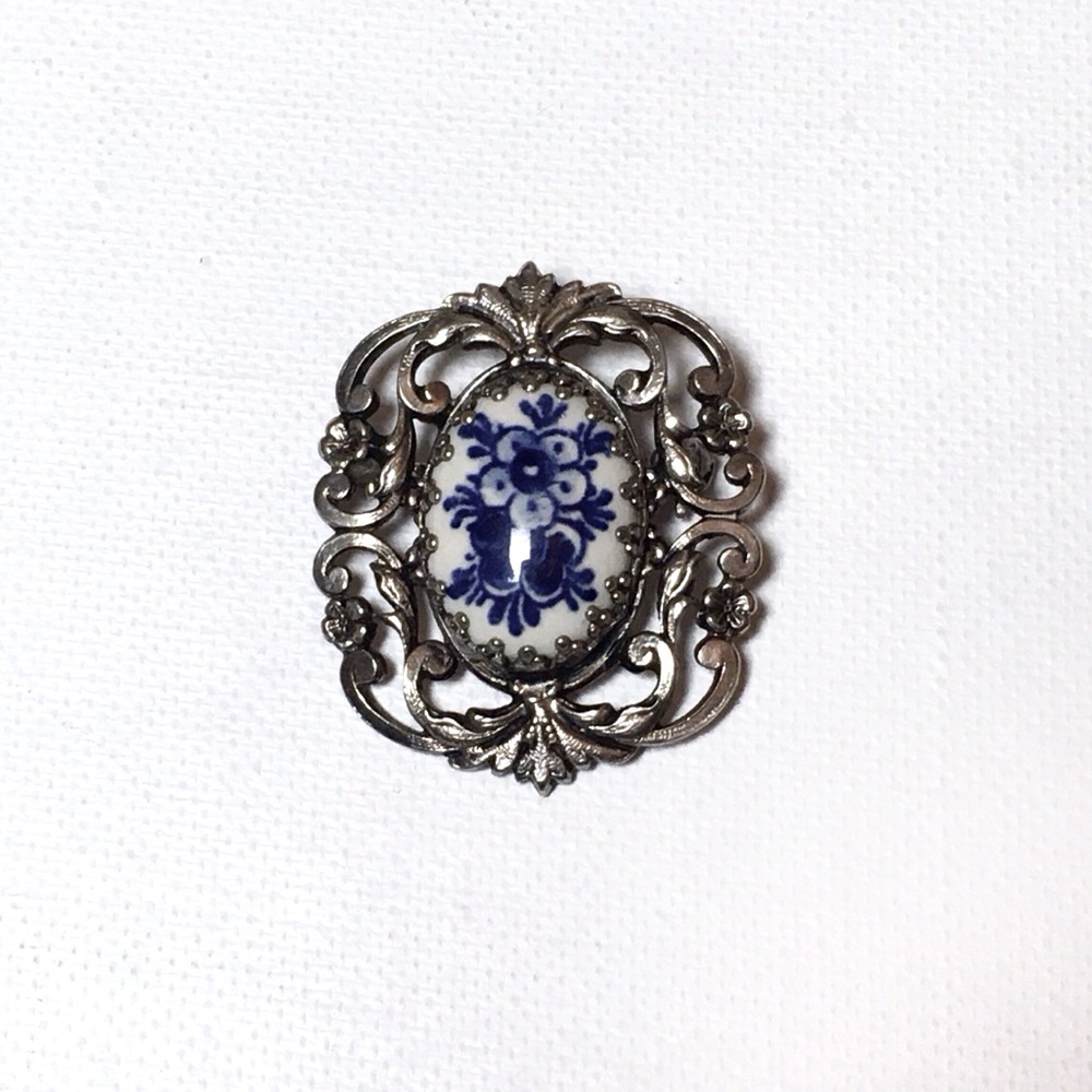 Vintage Silver Tone Brooch Pin Hand-painted Flower On Oval Porcelain Insert